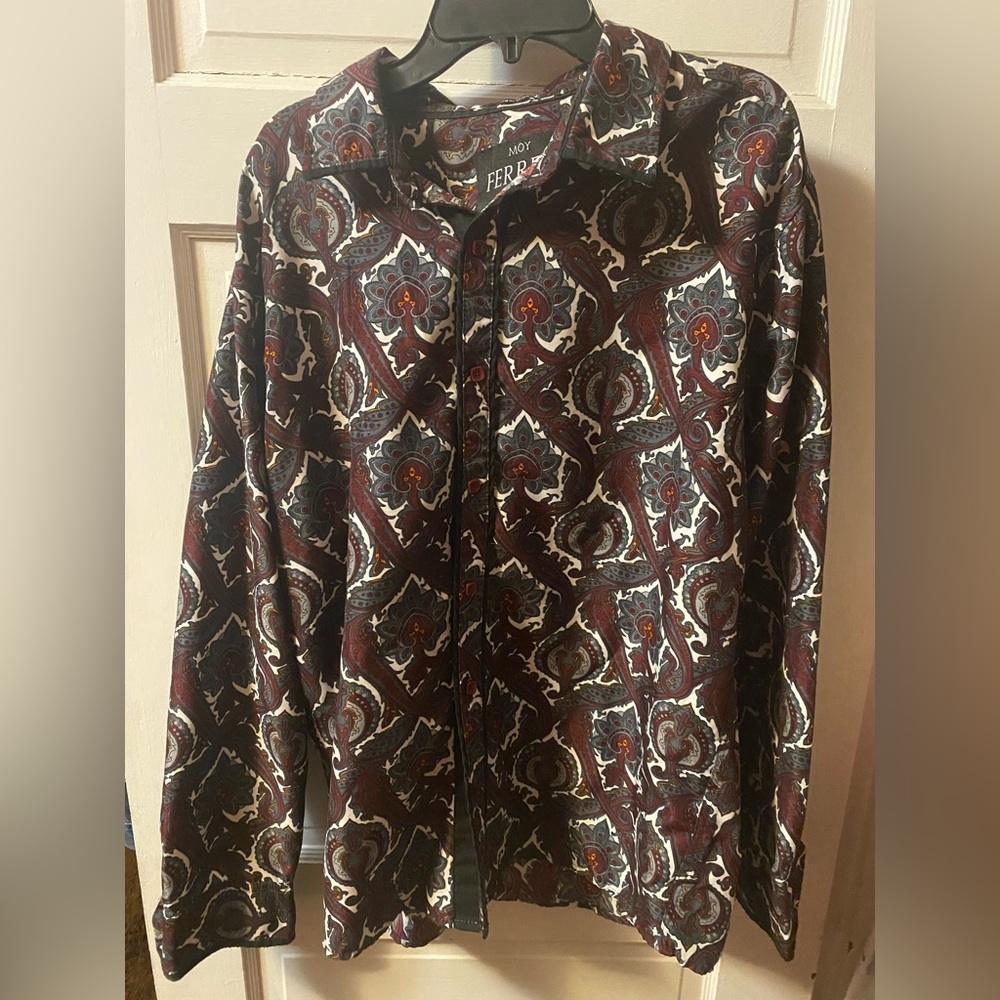Moy Ferreti maroon designed shirt
